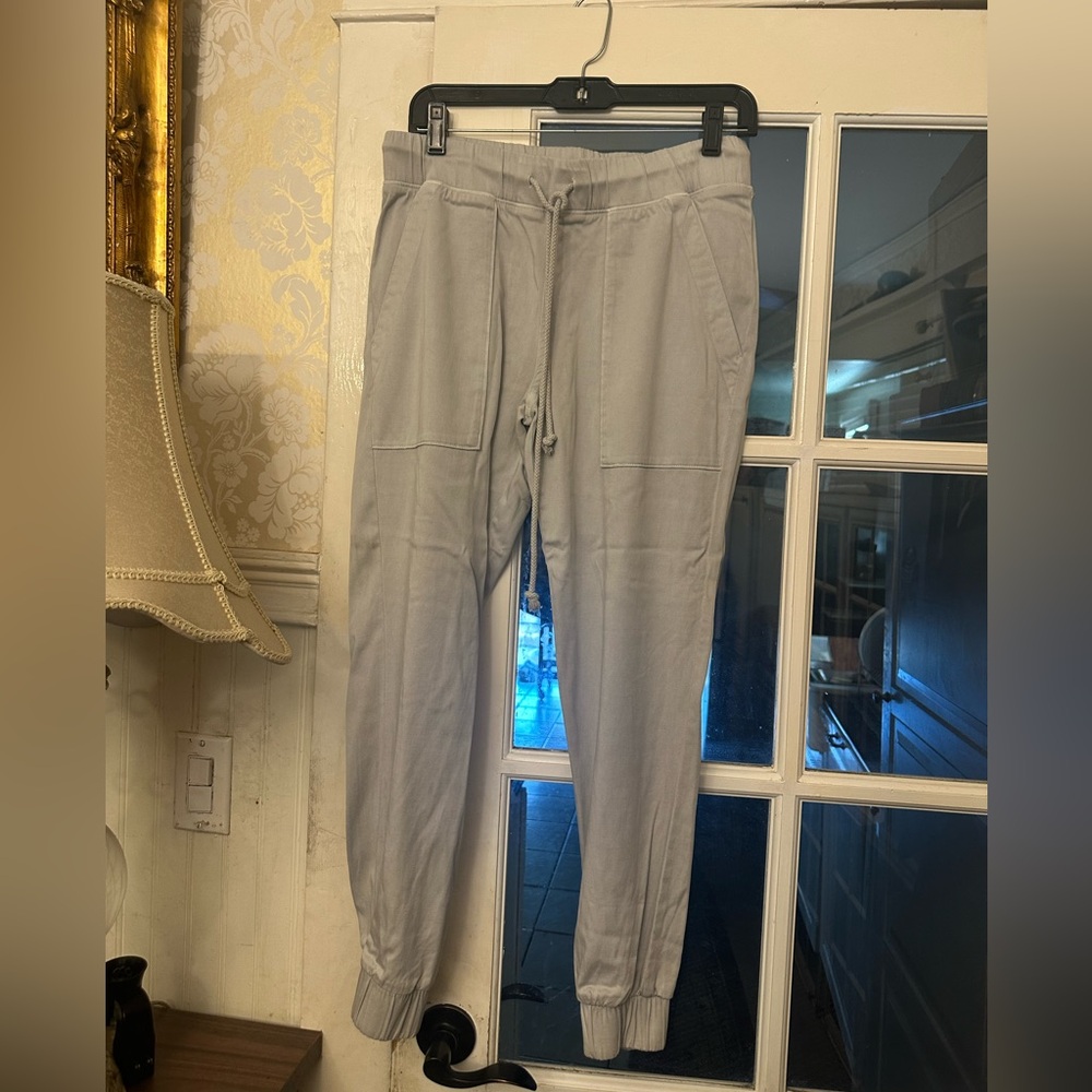 #63❤️ BNWOT BELLA DAHL Gray Jogger Pants